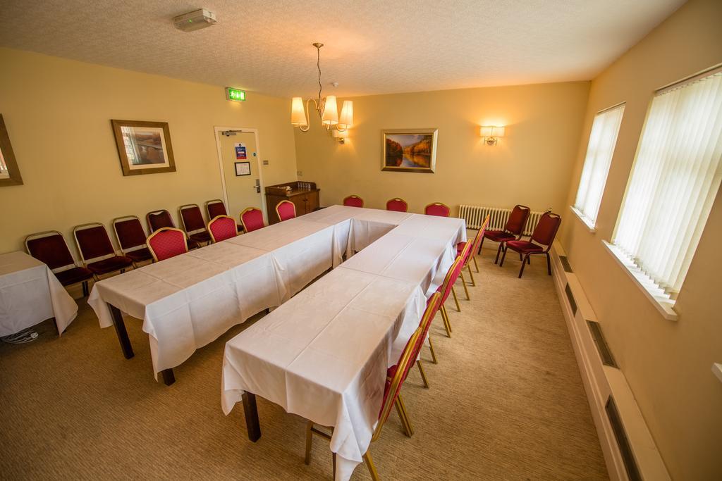 The Twelve Knights Hotell Port Talbot Exteriör bild