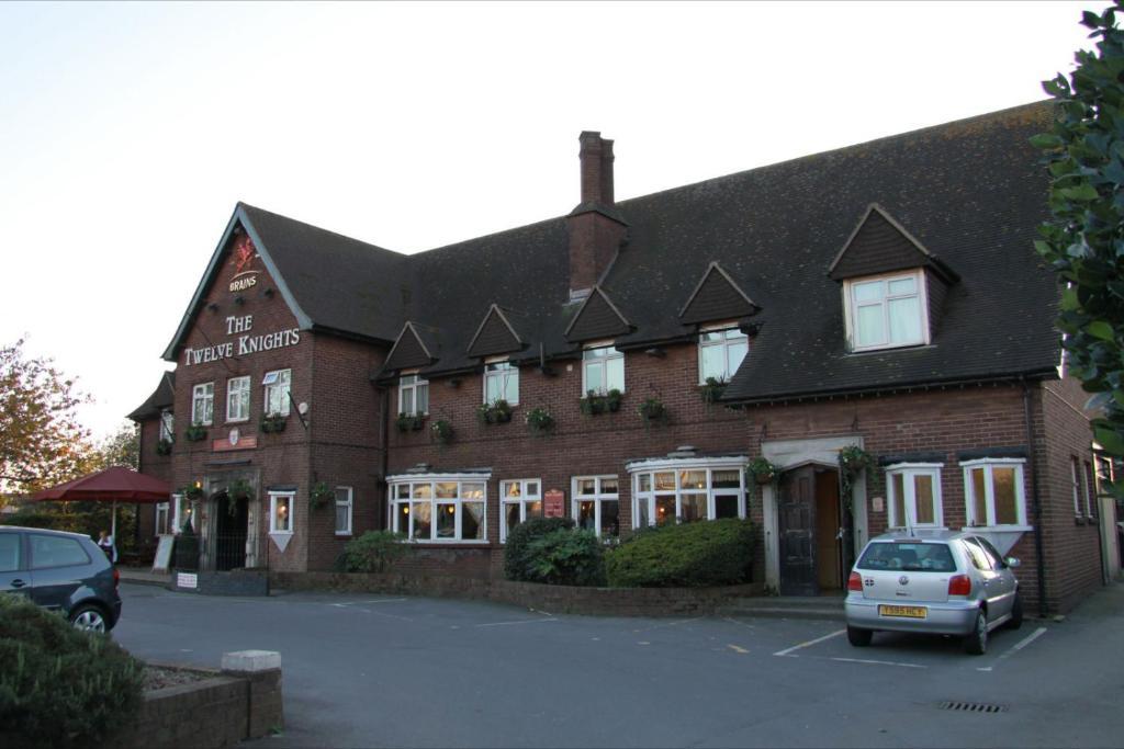 The Twelve Knights Hotell Port Talbot Exteriör bild
